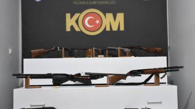 NİĞDE (AA) – Niğde merkezli 2 ilde düzenlenen kaçakçılık operasyonunda