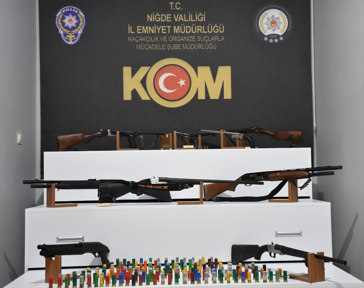 NİĞDE (AA) – Niğde merkezli 2 ilde düzenlenen kaçakçılık operasyonunda