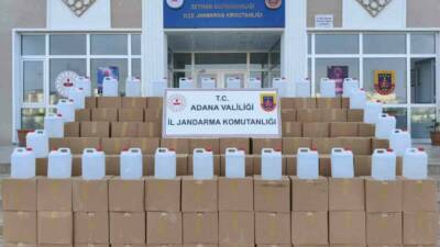 Adana’da jandarma ekipleri bir tırın dorsesinde 2 bin 920 litre