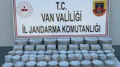 Van’da jandarma ekipleri tarafından yapılan çalışmalarda kaçak bin 641 adet