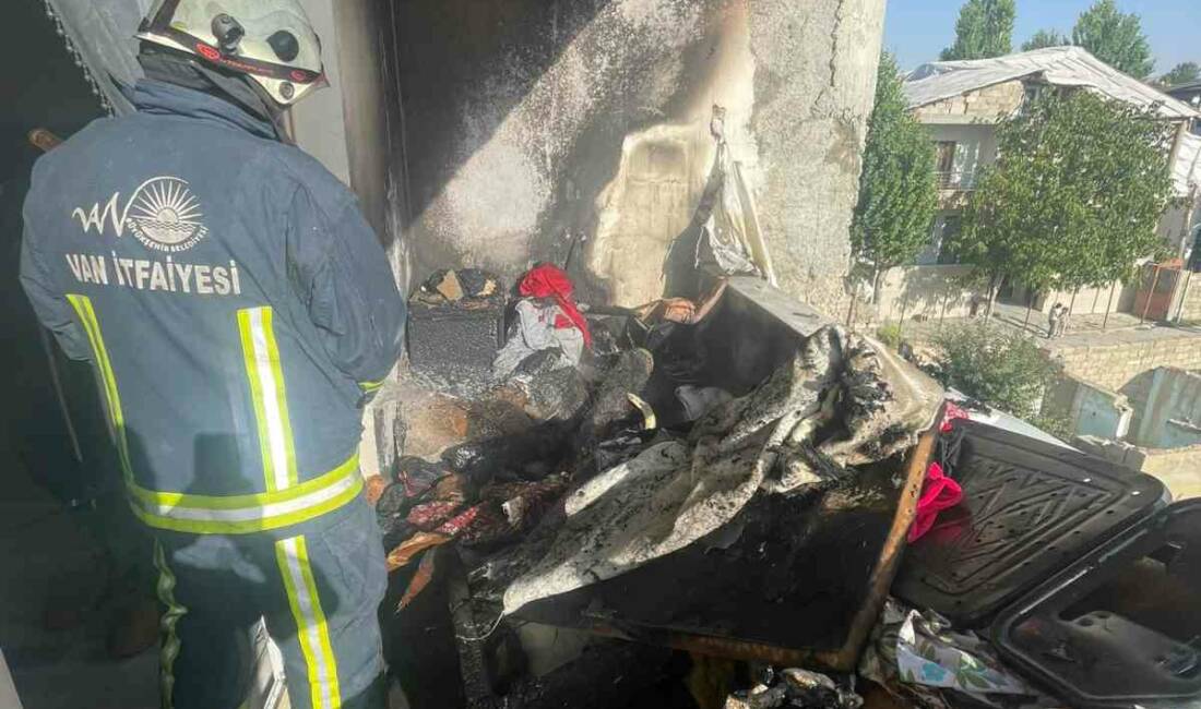 Van’ın İpekyolu ilçesinde bir evde çıkan yangın, itfaiye ekiplerinin müdahalesiyle