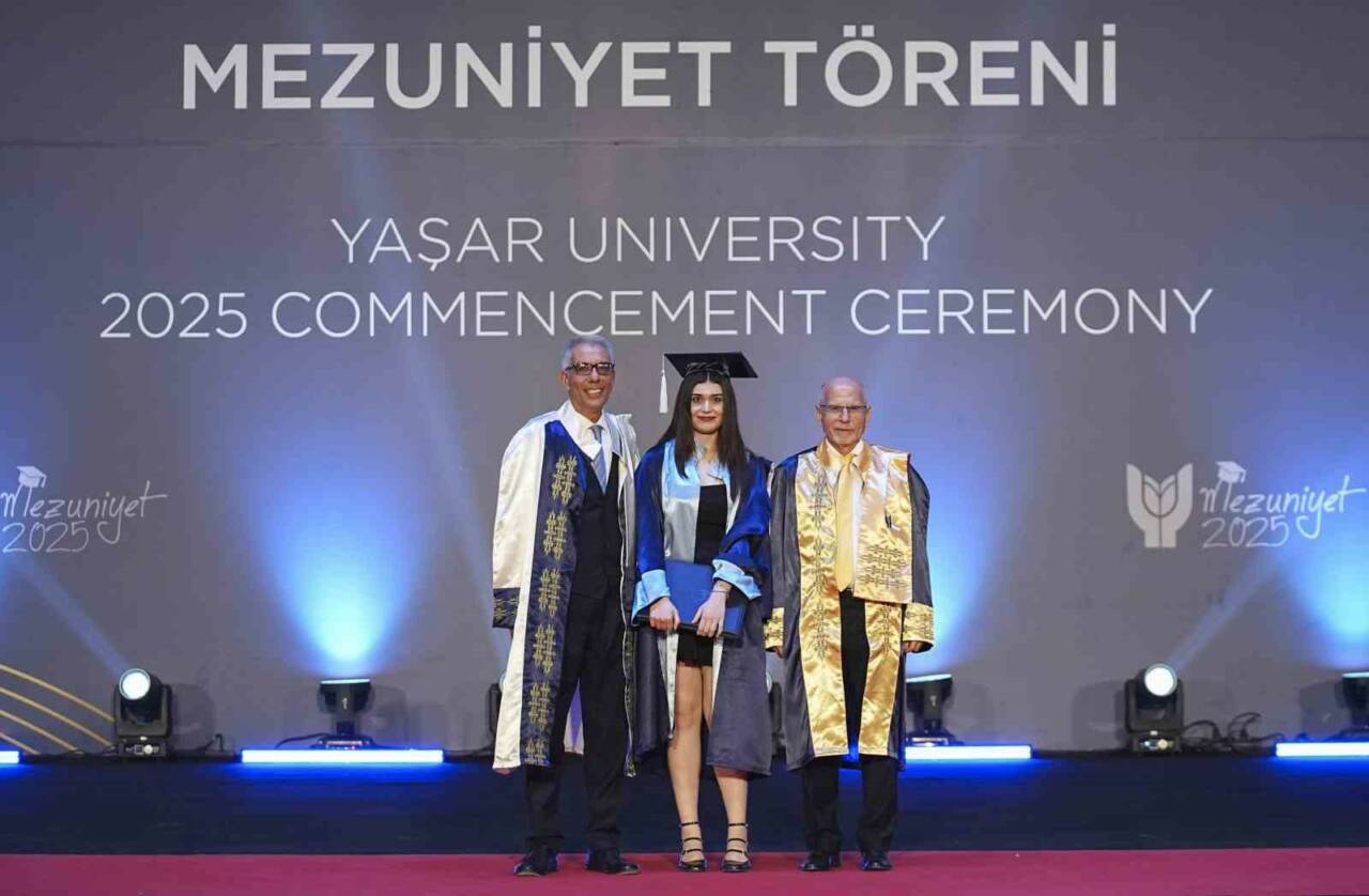 Yaşar Üniversitesi’nin başlattığı YU-COOP programı, öğrencileri mezun olmadan iş dünyasıyla