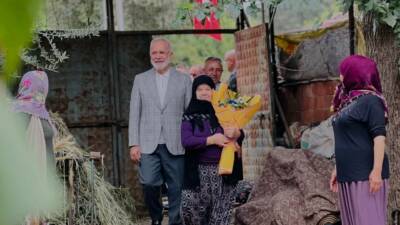 AK Parti heyeti, Alpagut köyünde yaşayan aziz şehit Necdet Ayhan’ın