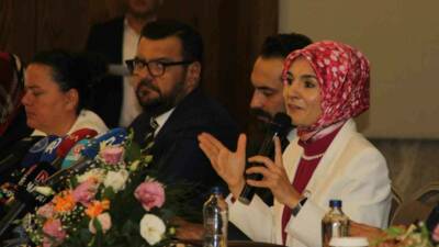 Manisa’da ’AK Parti Türkiye Yüzyılı Buluşmaları’na katılan Aile ve Sosyal