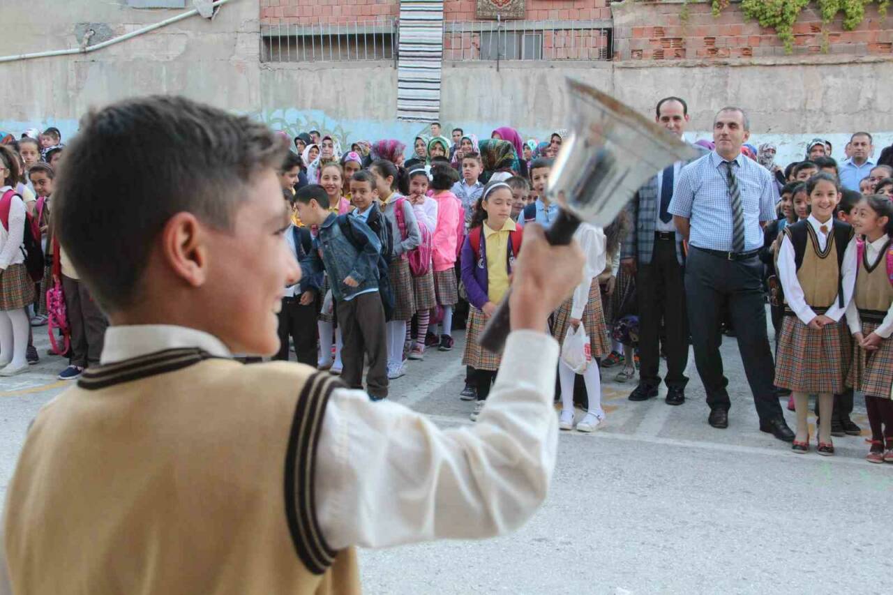 Elazığ’da pazartesi günü 493 okulda 110 bin öğrenci ve 9