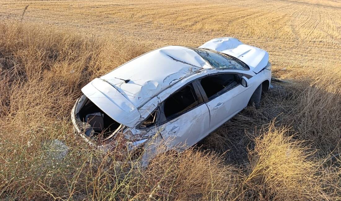 GAZİANTEP (AA) – Gaziantep’in Nurdağı ilçesinde devrilen otomobildeki 4 kişi