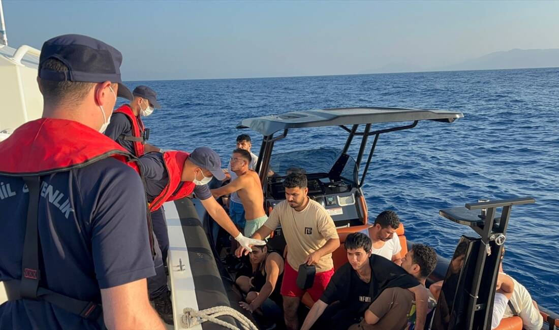 - Göçmen kaçakçılığı yaptığı iddiasıyla 1 şüpheli gözaltına alındı