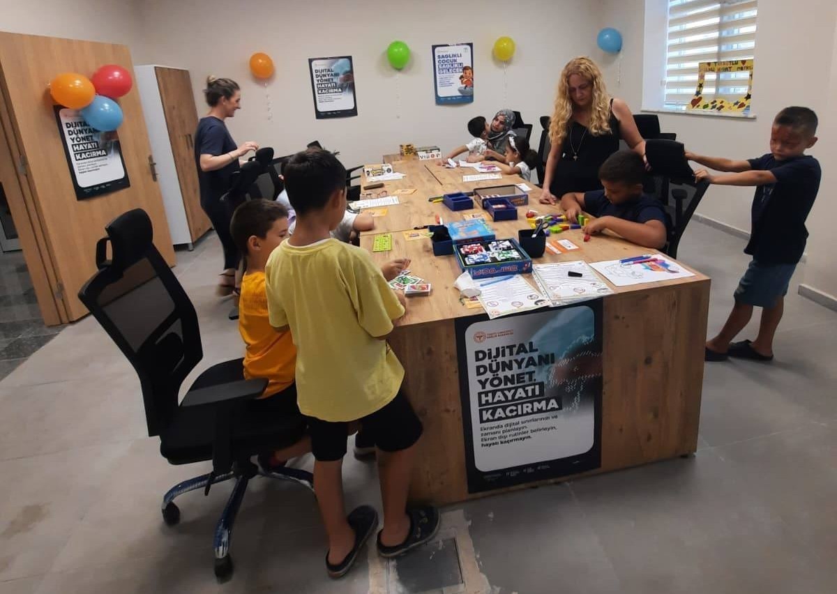 Manisa’nın Turgutlu ilçesinde Turgutlu İlçe Sağlık Müdürlüğü tarafından “Dijital Dünyanı
