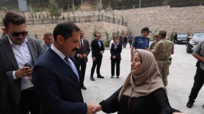 Hatay’ın Yayladağı ilçesine inşa edilen hükümet konağı, kamu kurumlarını tek