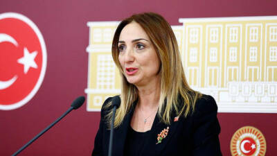 CHP’li Aylin Nazlıaka, kadınların siyasetteki temsil oranının yetersiz olduğunu belirterek,