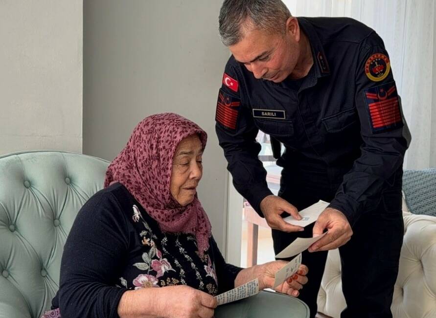 Antalya’da bir uzman çavuş, 30 yıl önce şehit olan arkadaşının