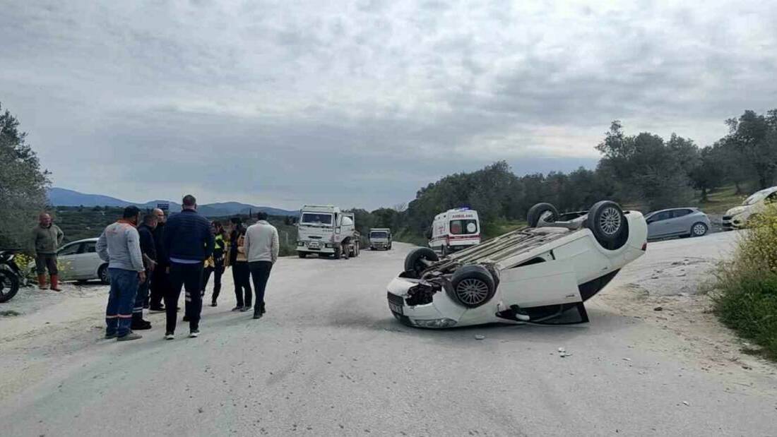 Aydın’ın Kuşadası ilçesinde yola çıkan beton mikserine çarpmamak için manevra