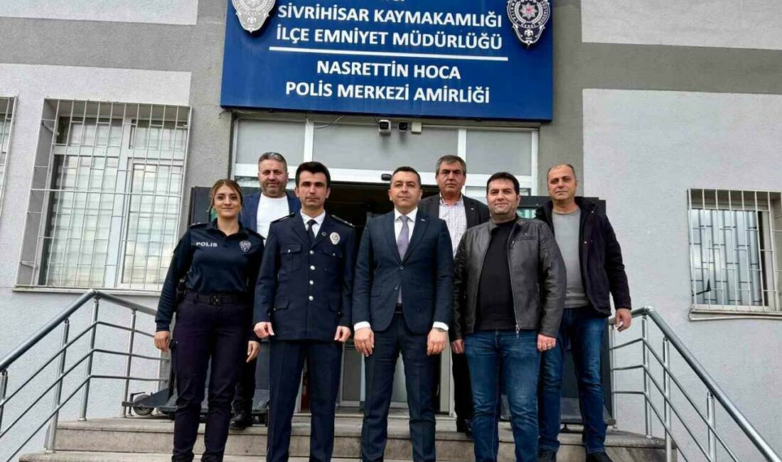 Eskişehir AK Parti Sivrihisar İlçe Başkanı Mehmet Potoğlu ve beraberindeki