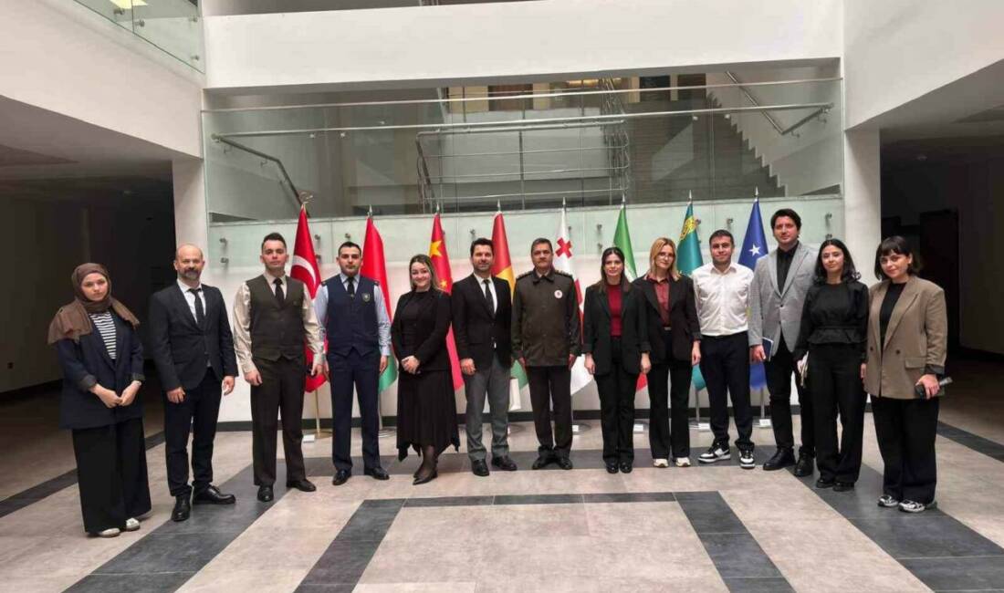 Anadolu Üniversitesi Türkçe Öğretimi Uygulama ve Araştırma Merkezi (TÖMER) yöneticileri,