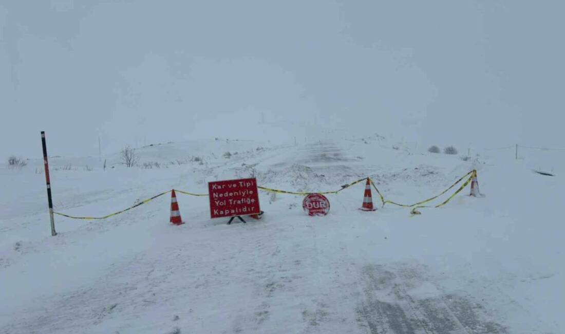 Ardahan-Ardanuç kara yolu yoğun kar yağışı ve tipi nedeniyle ulaşıma