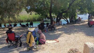 Muğla’nın Akyaka Mahallesi’nde yer alan Azmak Nehri, bahar aylarının gelmesiyle