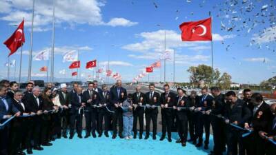 Ulaştırma ve Altyapı Bakanı Abdulkadir Uraloğlu, “Eskiden hemzemin kavşakta hizmet