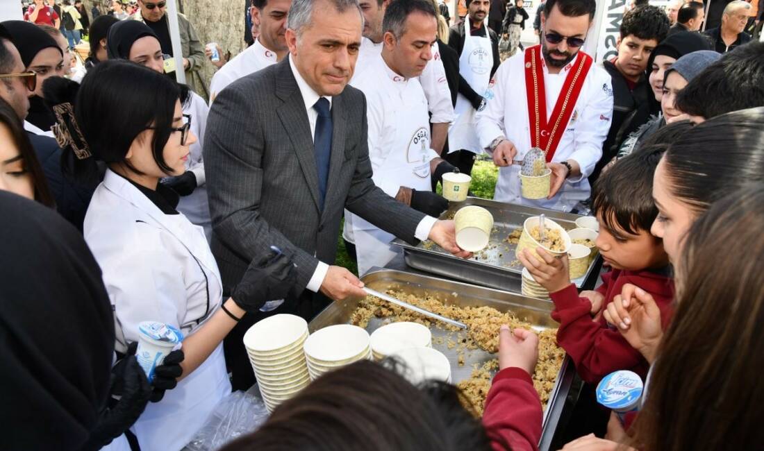 Osmaniye’de bu yıl 8’incisi düzenlenen Kitap Fuarı, ziyaretçilerine kapılarını açtı.