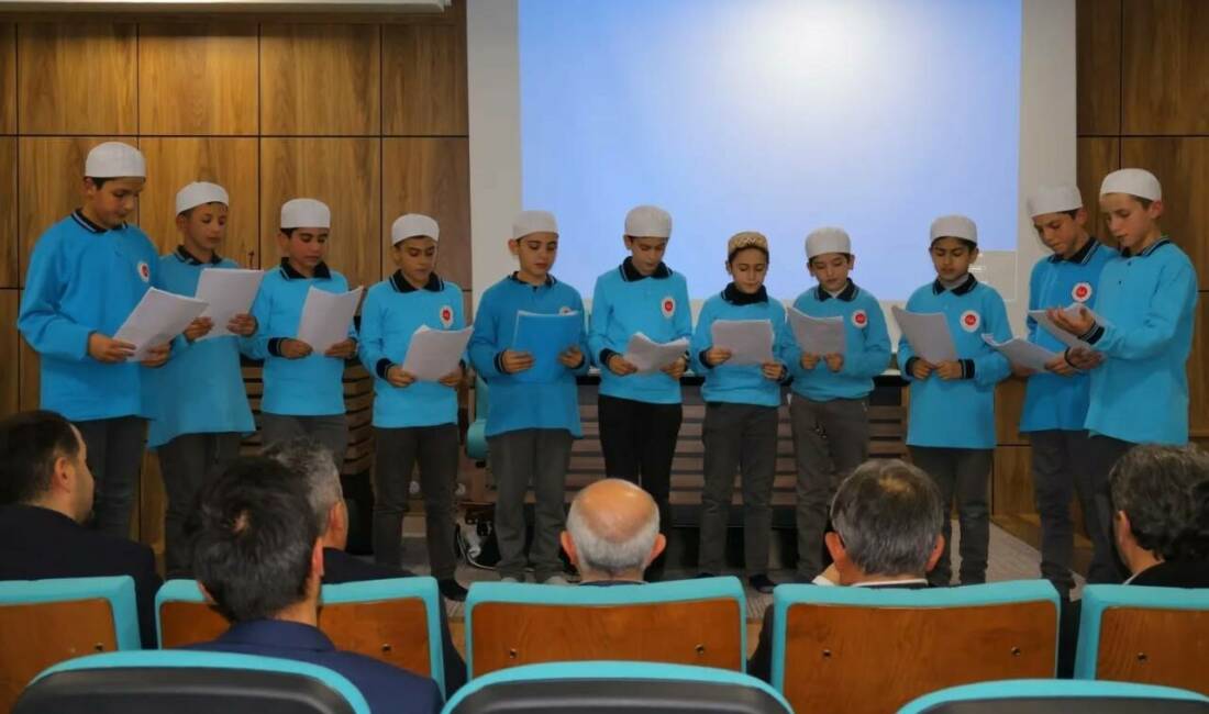 Kaleardı Kur’an kursunda düzenlenen söyleşi programında, Erdem Bayazıt İmam Hatip