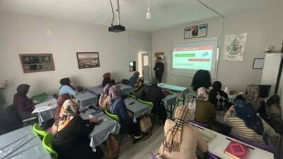 Bilecik’in Bozüyük ilçesinde kursiyerlere ‘Sağlıklı Aile-Sağlıksız Aile’ ve ‘Tütün Bağımlılığı’