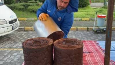 Trabzon’un Araklı ilçesinde yaklaşık 15 saat süren pişirme süreciyle hazırlanan