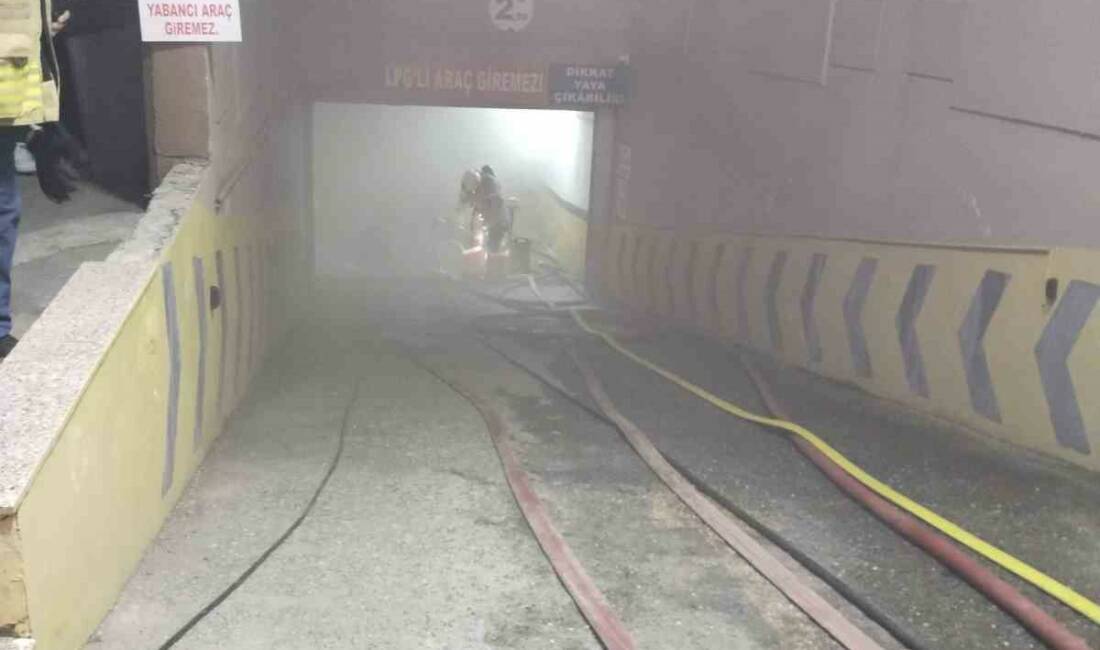 Çekmeköy’de bir sitenin otoparkında park halindeki elektrikli araçta çıkan yangın