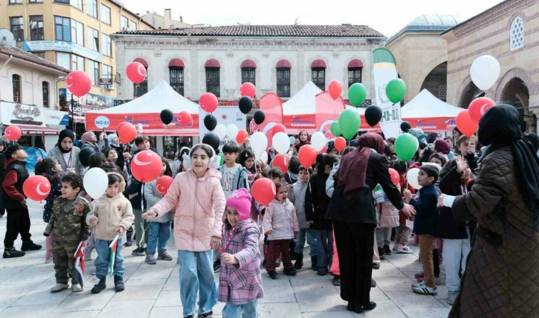 Kastamonu’da çocuklar, Filistin’de İsrail zulmüne uğrayan yaşıtları için yazdıkları mektupları