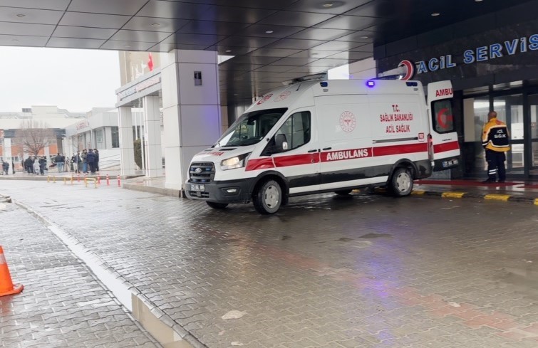 Elazığ’da yapımı devam eden su arıtma tesisinde inşaat iskelesinin çökmesi