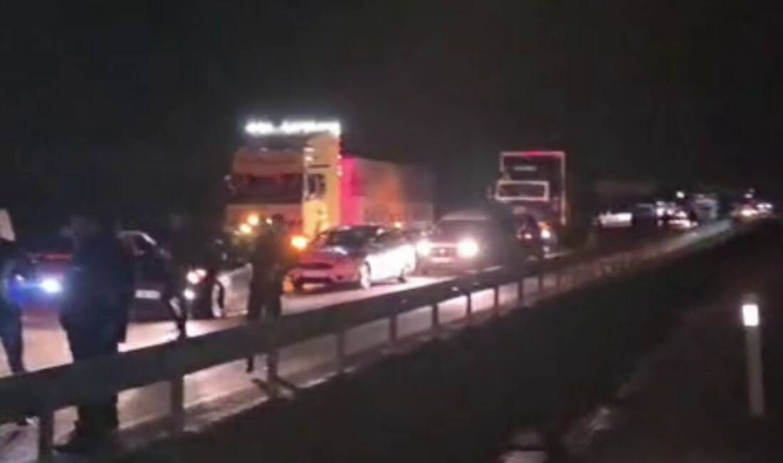 Erzurum’da buzlanma nedeniyle meydana gelen ve jandarma aracının da karıştığı