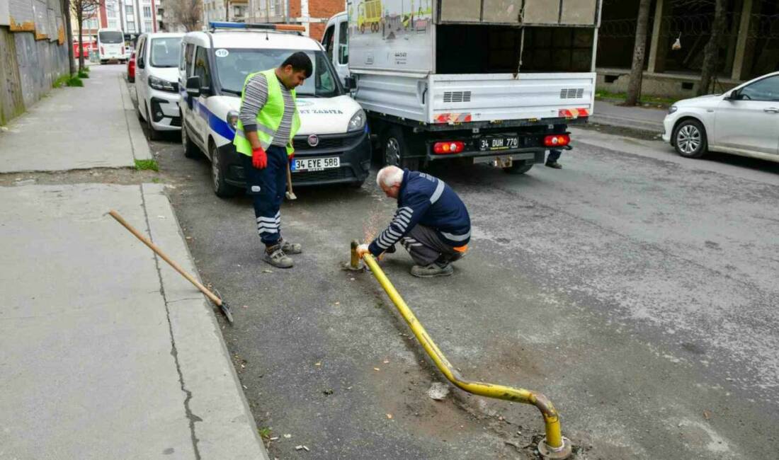 Esenyurt Belediyesi Zabıta ekipleri, kaldırım işgallerine karşı denetimlerini artırdı. Kamuya