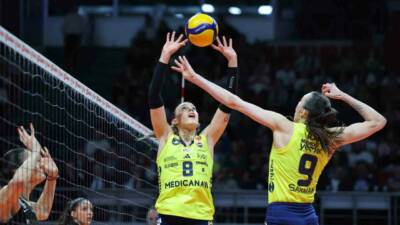 Vodafone Sultanlar Ligi final etabının ikinci maçında Fenerbahçe Medicana, deplasmanda