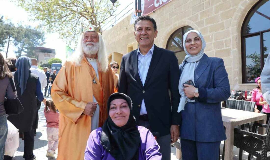 Adana’nın Kozan ilçesinde bu yıl ikincisi düzenlenen “Kozan Portakal Çiçeği