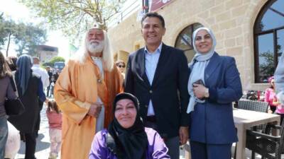 Adana’nın Kozan ilçesinde bu yıl ikincisi düzenlenen “Kozan Portakal Çiçeği