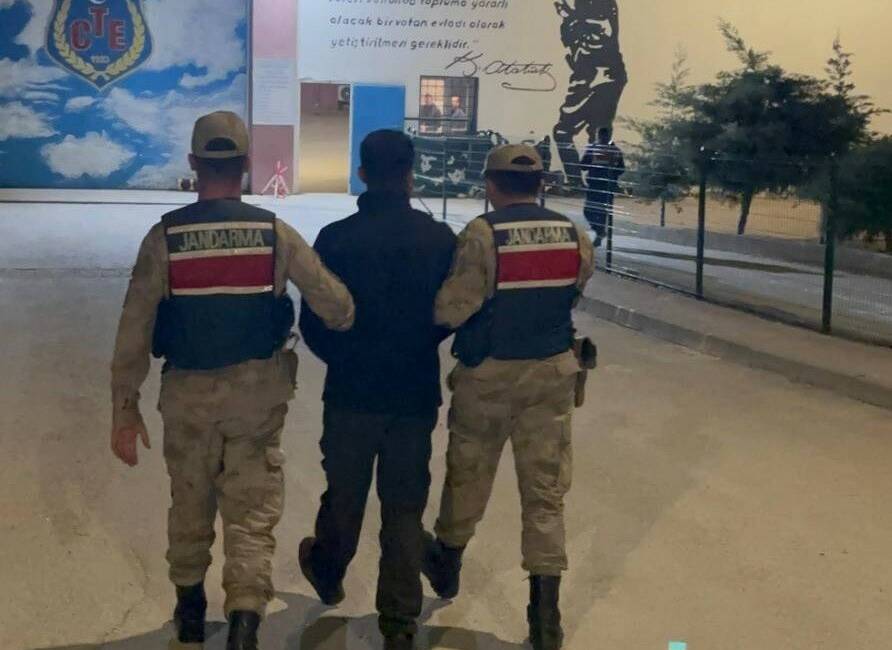 Gaziantep’te jandarmanın yaptığı üst aramasında üzerinde uyuşturucu madde ele geçirilen