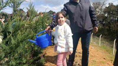 Gaziosmanpaşa Belediyesi’nin düzenlediği “Nesilden Nesile Fidan Dikimi Projesi” ile onlarca