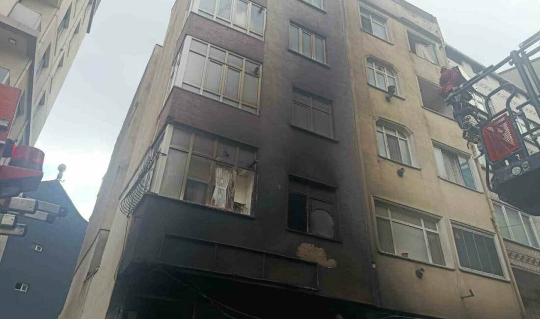 Gaziosmanpaşa’da bir hurdacıda çıkan yangın, mahalle sakinlerini korkuttu. Yangın itfaiyenin