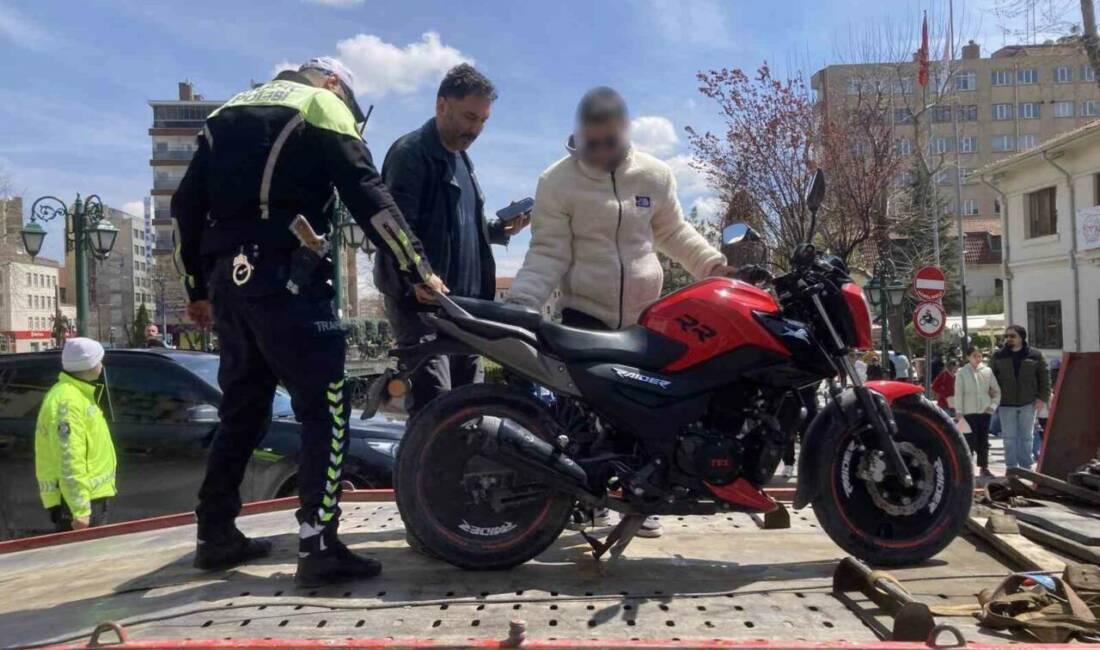 Eskişehir’de gürültülü egzoz kullanımı sebebiyle bir motosikletliye 16 bin 329