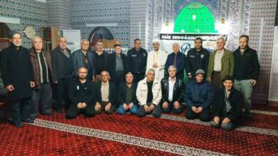 Malatya’nın Yeşilyurt ilçesinde yatsı namazı sonrası camiden çıkmayan cemaat olduğu