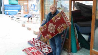 Kırşehir’de havaların ısınması ve ilkbaharın kendini hissettirmesiyle birlikte çadırcılar, hasır