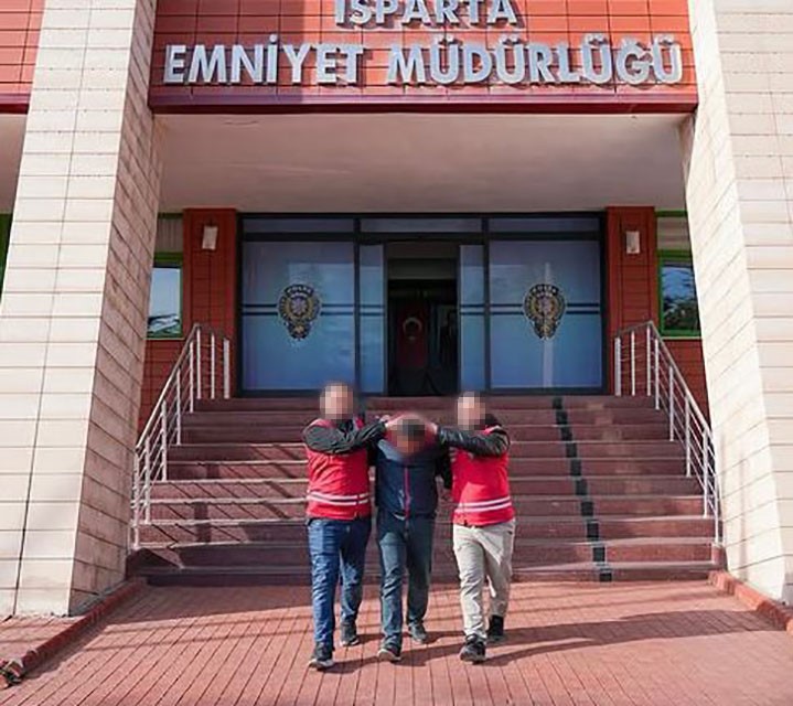 Isparta’da hakkında 21 yıl 3 ay kesinleşmiş hapis cezası bulunan