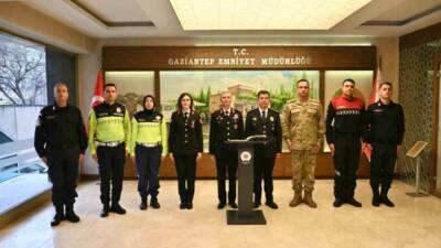Gaziantep İl Jandarma Komutanı Tümgeneral Halil Şen ve beraberindeki heyet,