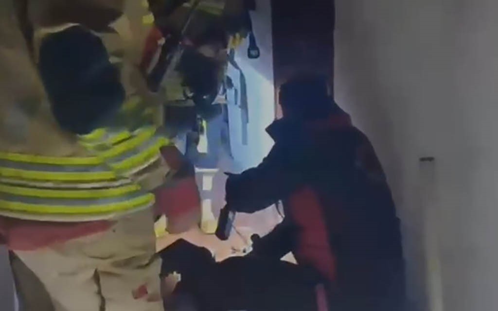 Kahramanmaraş’ta bir evde çıkan yangın itfaiyenin müdahalesi ile söndürülürken, içeride