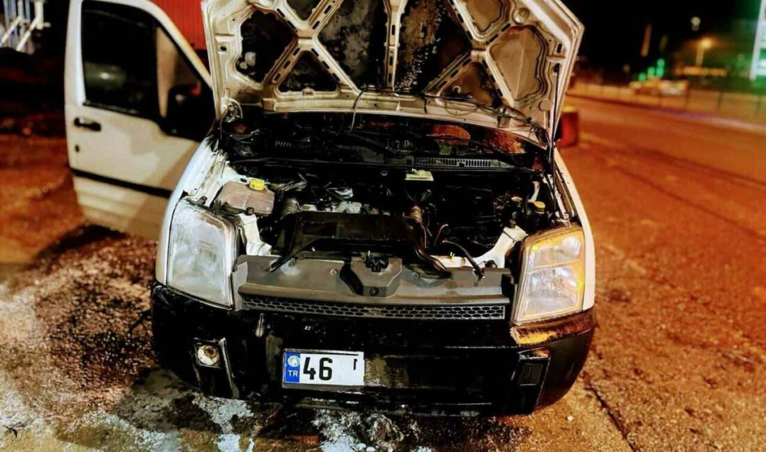 Kahramanmaraş’ta farklı noktalarda çıkan iki araç yangını, itfaiye ekiplerinin müdahalesiyle