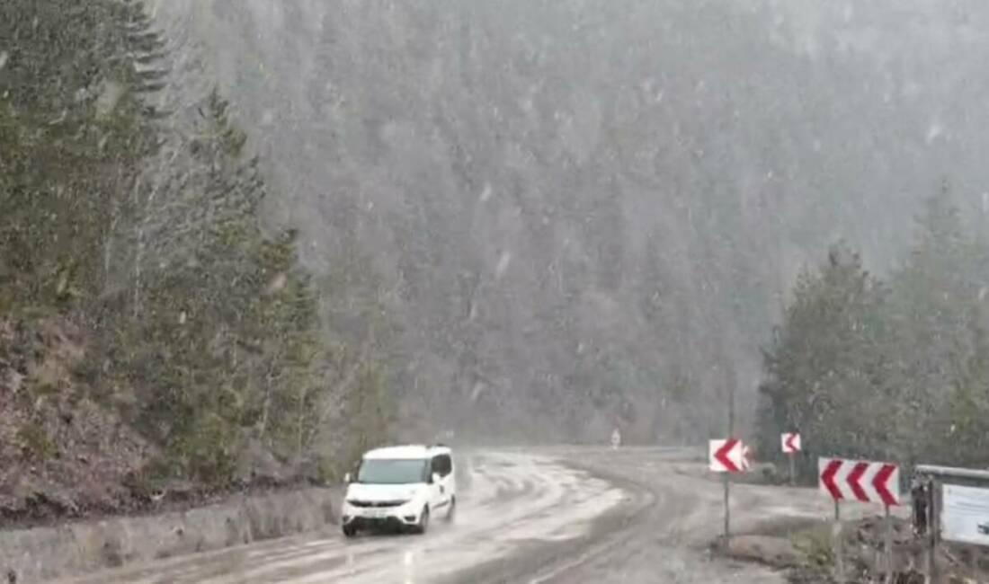 Karabük’ün yüksek kesimlerinde kar yağışı etkili oluyor. Hava sıcaklıklarının düştüğü