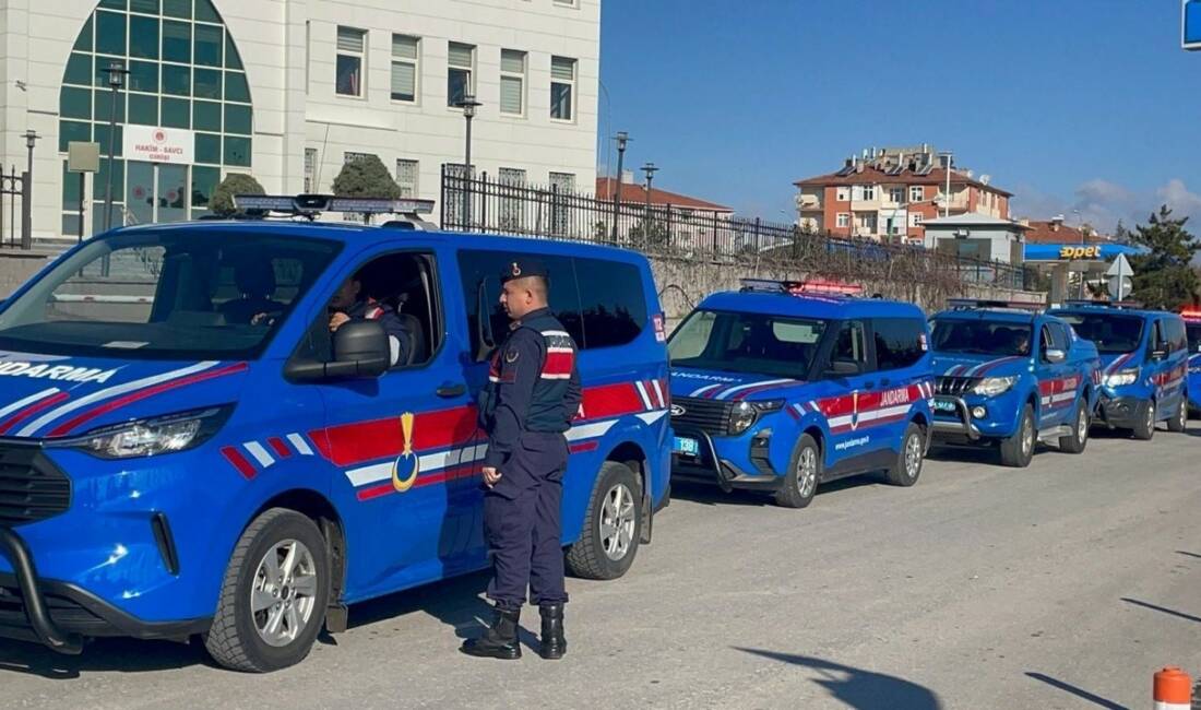 Karaman’da tefecilere yönelik düzenlenen operasyonda gözaltına alınan 7’si kadın 39
