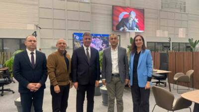 İzmir Büyükşehir Belediyesi, Karşıyaka Zübeyde Hanım Stadyumu’nun en hızlı şekilde