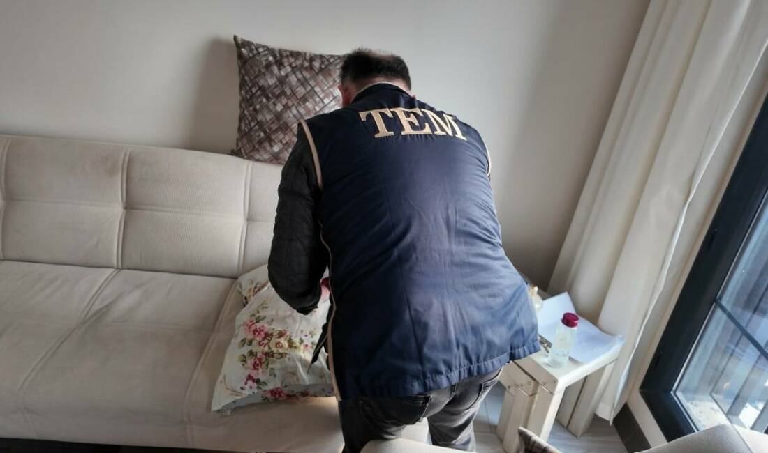 Kastamonu İl Emniyet Müdürlüğü ekiplerinin iki ilçede DEAŞ silahlı terör