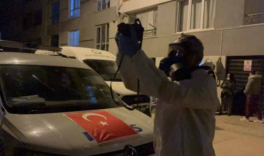 Eskişehir’de yalnız yaşayan 32 yaşındaki adam, dairesinden gelen kötü kokular