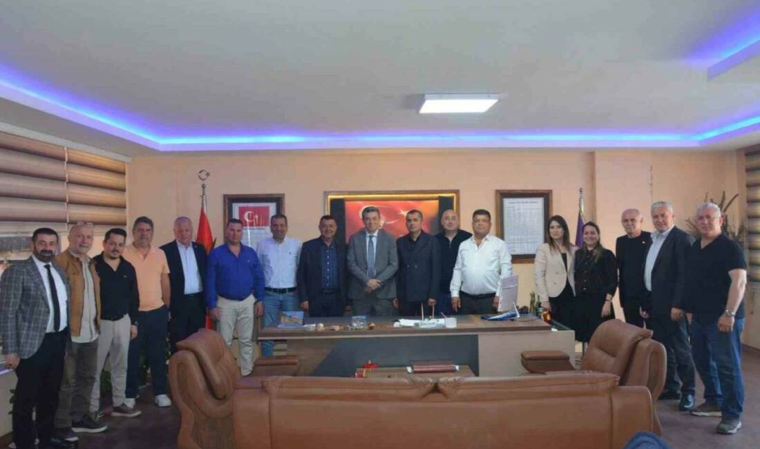 Kuşadası’nda oda ziyaretlerinde bulunan AYESOB Başkanı Muhammet Ali Künkcü, esnaf