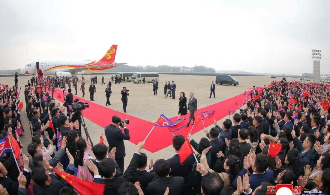 Kuzey Kore lideri Kim Jong-un, Çin Dışişleri Bakanı Wang Yi